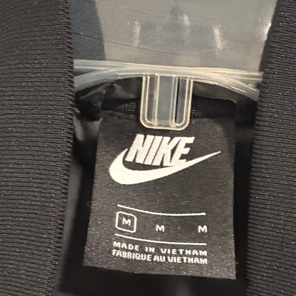 Nike Black Jacket with White Logo Tag - Picture 2 of 4